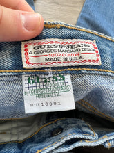 Load image into Gallery viewer, Guess Jeans